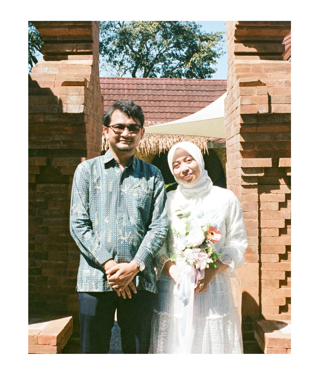 Soni & Shalsa Engagement Picture